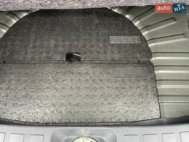 Чорний Міцубісі Кольт, об'ємом двигуна 1.3 л та пробігом 184 тис. км за 5000 $, фото 20 на Automoto.ua