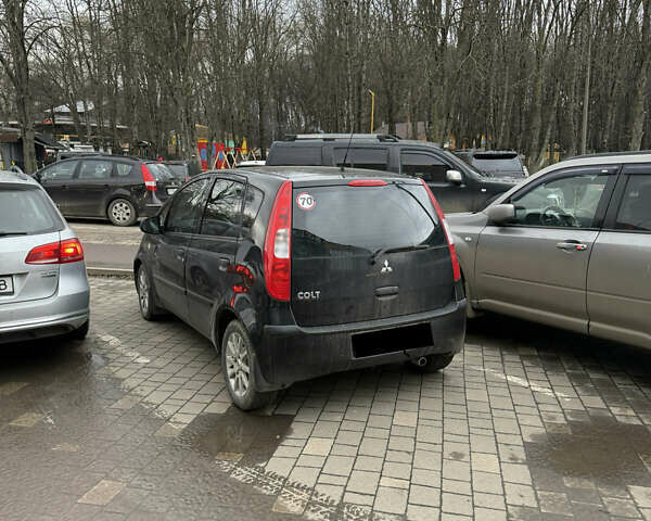 Черный Мицубиси Кольт, объемом двигателя 1.33 л и пробегом 173 тыс. км за 4200 $, фото 3 на Automoto.ua