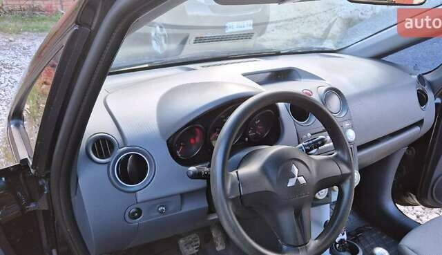 Чорний Міцубісі Кольт, об'ємом двигуна 1.3 л та пробігом 136 тис. км за 4500 $, фото 8 на Automoto.ua