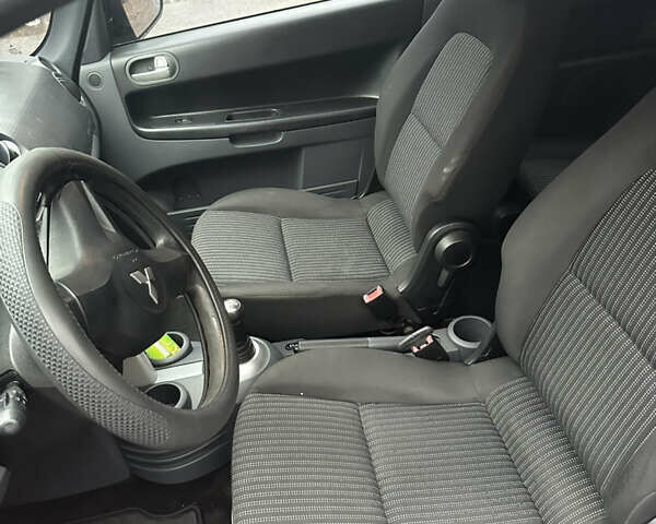 Чорний Міцубісі Кольт, об'ємом двигуна 1.32 л та пробігом 181 тис. км за 4400 $, фото 8 на Automoto.ua