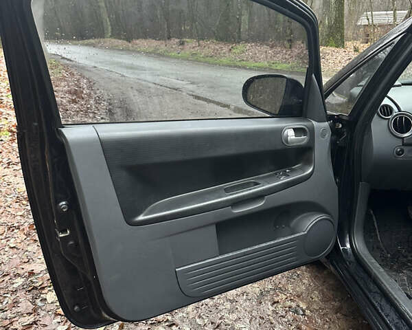 Чорний Міцубісі Кольт, об'ємом двигуна 1.32 л та пробігом 181 тис. км за 4400 $, фото 6 на Automoto.ua