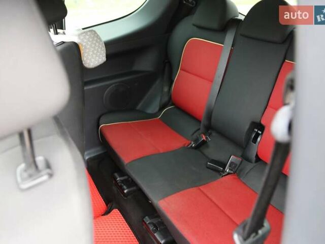 Черный Мицубиси Кольт, объемом двигателя 1.33 л и пробегом 201 тыс. км за 4300 $, фото 9 на Automoto.ua