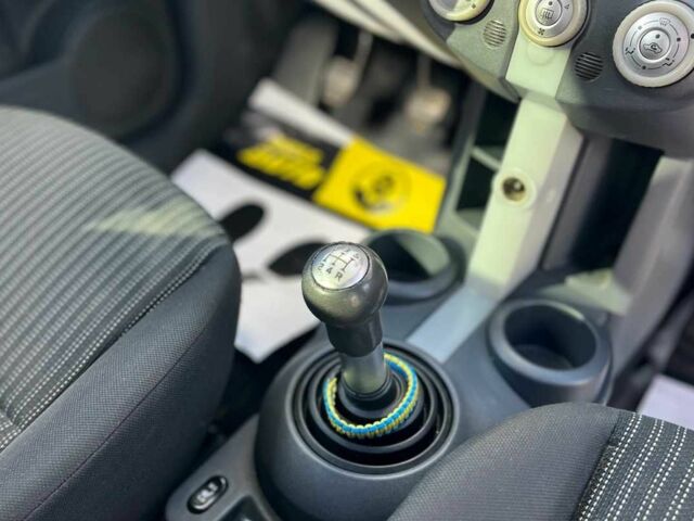 Мицубиси Кольт 2008 в Коломые на Automoto.ua Черный Мицубиси Кольт, объемом двигателя 1.3 л и пробегом 217 тыс. км за 4400 $, фото 13 на Automoto.ua