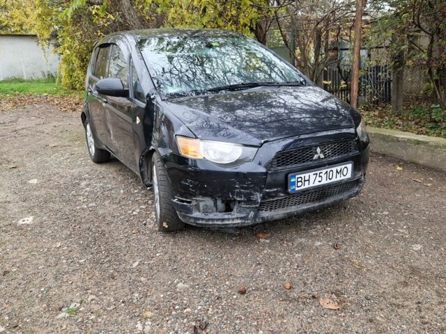 Черный Мицубиси Кольт, объемом двигателя 1.3 л и пробегом 200 тыс. км за 1100 $, фото 2 на Automoto.ua