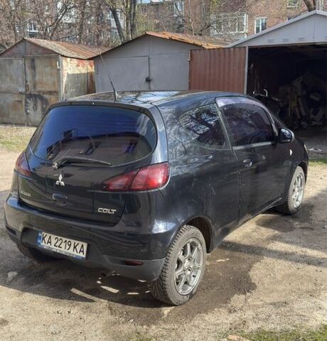 Черный Мицубиси Кольт, объемом двигателя 1.3 л и пробегом 110 тыс. км за 5900 $, фото 6 на Automoto.ua