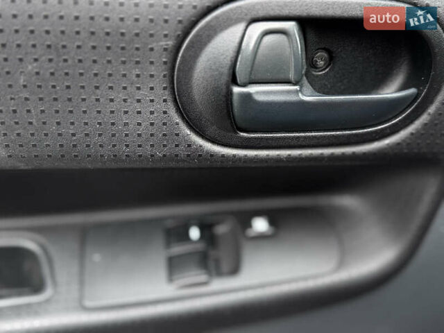 Чорний Міцубісі Кольт, об'ємом двигуна 1.33 л та пробігом 149 тис. км за 4850 $, фото 10 на Automoto.ua