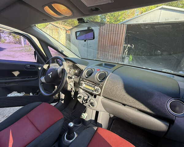 Черный Мицубиси Кольт, объемом двигателя 1.33 л и пробегом 130 тыс. км за 5700 $, фото 3 на Automoto.ua