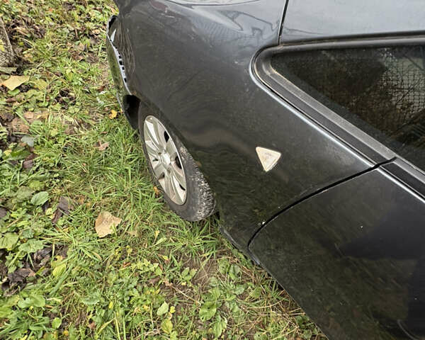 Черный Мицубиси Кольт, объемом двигателя 1.33 л и пробегом 180 тыс. км за 2700 $, фото 1 на Automoto.ua