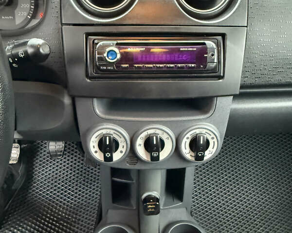 Чорний Міцубісі Кольт, об'ємом двигуна 1.33 л та пробігом 250 тис. км за 4000 $, фото 12 на Automoto.ua