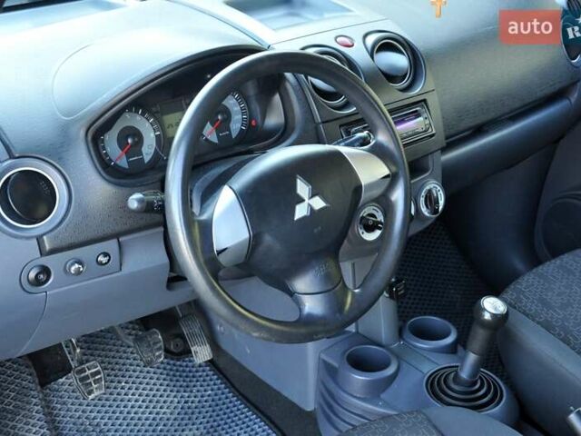 Черный Мицубиси Кольт, объемом двигателя 1.12 л и пробегом 251 тыс. км за 3800 $, фото 14 на Automoto.ua