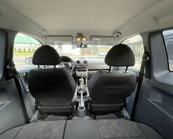 Черный Мицубиси Кольт, объемом двигателя 1.1 л и пробегом 240 тыс. км за 3450 $, фото 1 на Automoto.ua