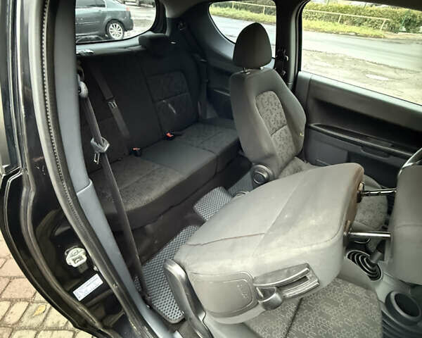 Чорний Міцубісі Кольт, об'ємом двигуна 1.33 л та пробігом 250 тис. км за 4000 $, фото 8 на Automoto.ua