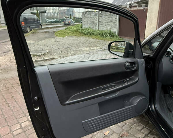 Чорний Міцубісі Кольт, об'ємом двигуна 1.33 л та пробігом 250 тис. км за 4000 $, фото 9 на Automoto.ua