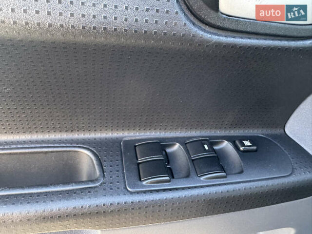 Чорний Міцубісі Кольт, об'ємом двигуна 1.3 л та пробігом 170 тис. км за 7100 $, фото 14 на Automoto.ua