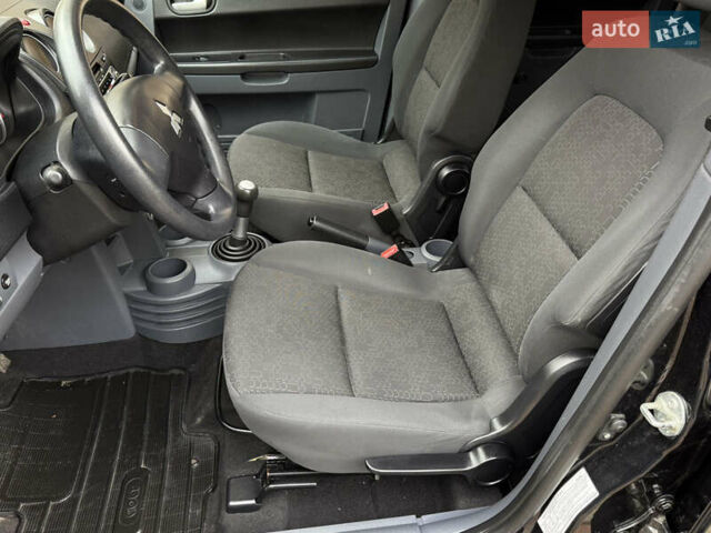 Черный Мицубиси Кольт, объемом двигателя 1.3 л и пробегом 173 тыс. км за 5800 $, фото 16 на Automoto.ua