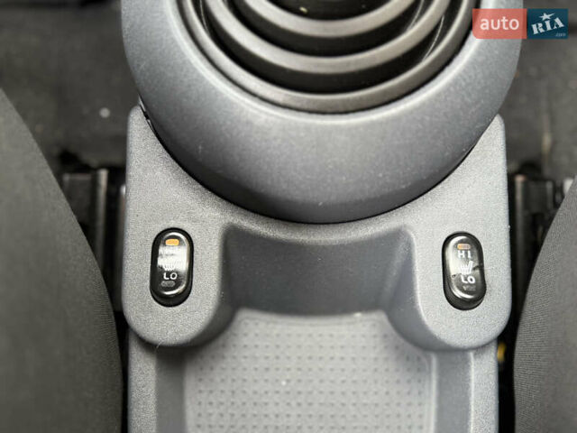 Черный Мицубиси Кольт, объемом двигателя 1.3 л и пробегом 173 тыс. км за 5800 $, фото 13 на Automoto.ua