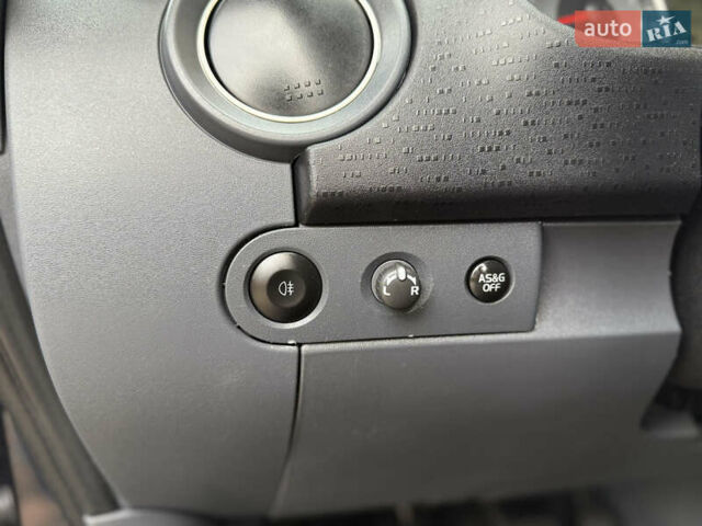 Черный Мицубиси Кольт, объемом двигателя 1.3 л и пробегом 173 тыс. км за 5800 $, фото 15 на Automoto.ua