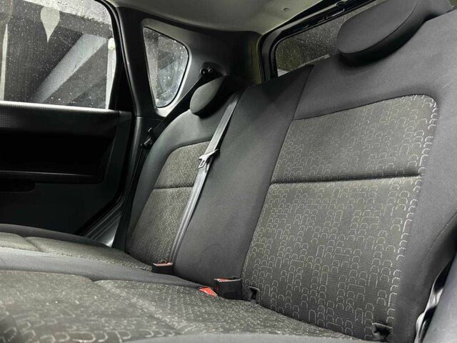 Чорний Міцубісі Кольт, об'ємом двигуна 1.1 л та пробігом 140 тис. км за 5600 $, фото 16 на Automoto.ua