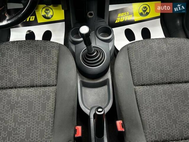 Черный Мицубиси Кольт, объемом двигателя 1.1 л и пробегом 140 тыс. км за 5600 $, фото 12 на Automoto.ua