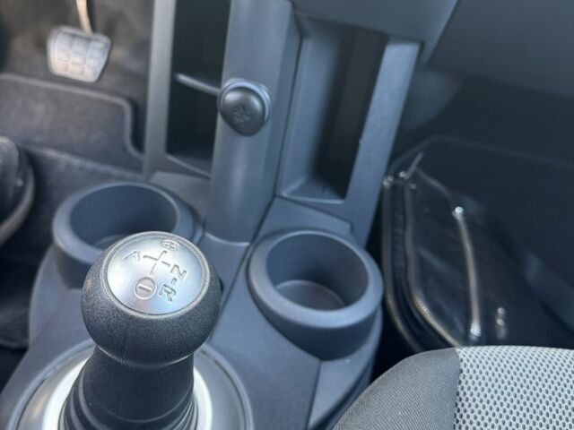 Черный Мицубиси Кольт, объемом двигателя 1.3 л и пробегом 170 тыс. км за 7100 $, фото 3 на Automoto.ua