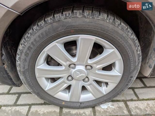 Коричневый Мицубиси Кольт, объемом двигателя 1.33 л и пробегом 110 тыс. км за 6800 $, фото 10 на Automoto.ua