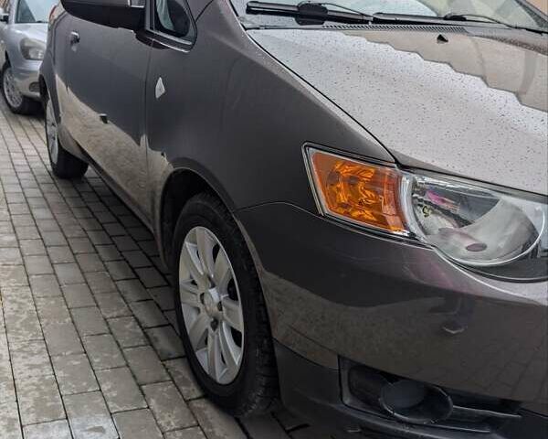 Коричневый Мицубиси Кольт, объемом двигателя 1.33 л и пробегом 110 тыс. км за 6800 $, фото 4 на Automoto.ua