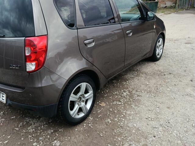 Мицубиси Кольт 2011 в Балаклее на Automoto.ua Коричневый Мицубиси Кольт, объемом двигателя 1.3 л и пробегом 240 тыс. км за 4900 $, фото 3 на Automoto.ua