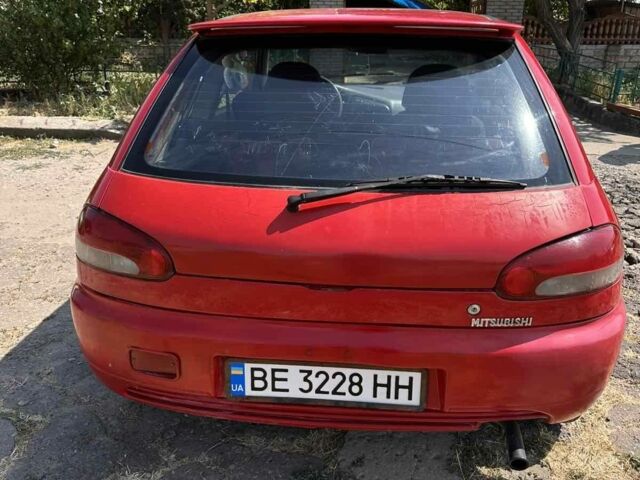 Червоний Міцубісі Кольт, об'ємом двигуна 1.6 л та пробігом 310 тис. км за 1800 $, фото 1 на Automoto.ua
