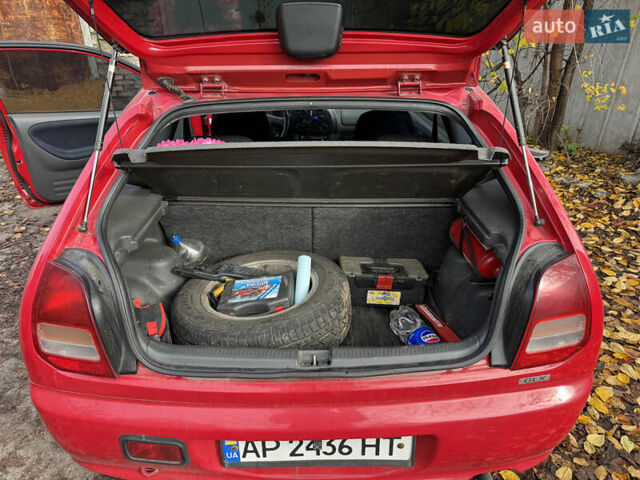 Красный Мицубиси Кольт, объемом двигателя 1.3 л и пробегом 210 тыс. км за 2500 $, фото 6 на Automoto.ua