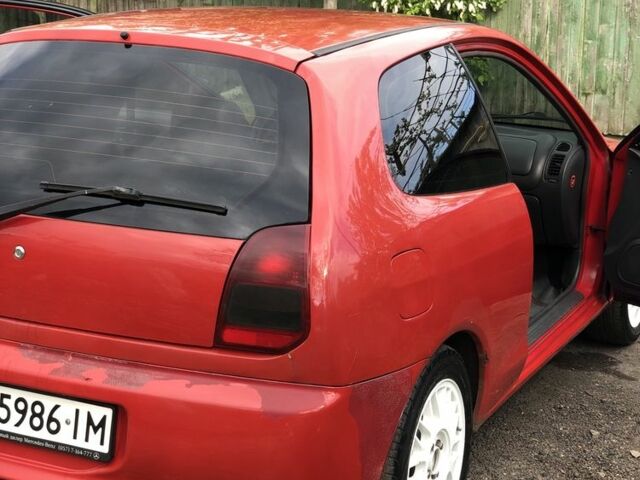 Міцубісі Кольт 2000 у Одесі на Automoto.ua Червоний Міцубісі Кольт, об'ємом двигуна 1.3 л та пробігом 1000 тис. км за 2100 $, фото 5 на Automoto.ua