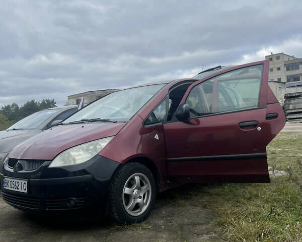 Червоний Міцубісі Кольт, об'ємом двигуна 1.4 л та пробігом 241 тис. км за 3300 $, фото 8 на Automoto.ua