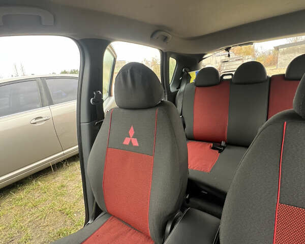 Червоний Міцубісі Кольт, об'ємом двигуна 1.4 л та пробігом 241 тис. км за 3300 $, фото 2 на Automoto.ua