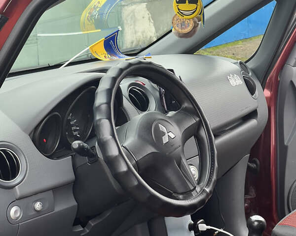 Червоний Міцубісі Кольт, об'ємом двигуна 1.4 л та пробігом 241 тис. км за 3300 $, фото 6 на Automoto.ua