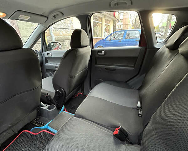 Червоний Міцубісі Кольт, об'ємом двигуна 1.5 л та пробігом 183 тис. км за 4000 $, фото 4 на Automoto.ua