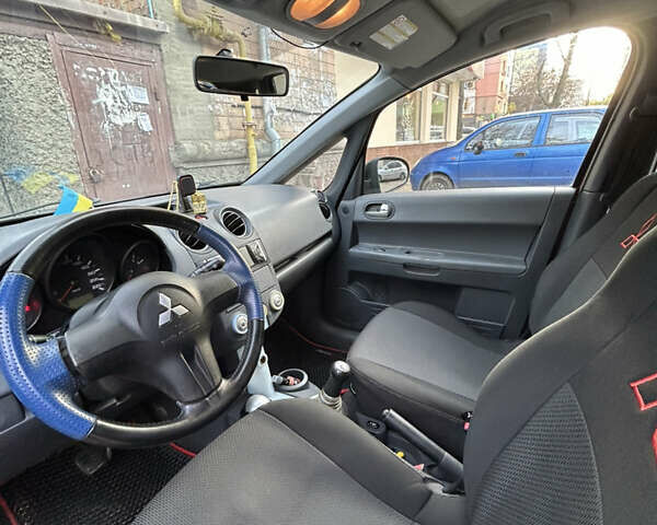 Червоний Міцубісі Кольт, об'ємом двигуна 1.5 л та пробігом 183 тис. км за 4000 $, фото 5 на Automoto.ua