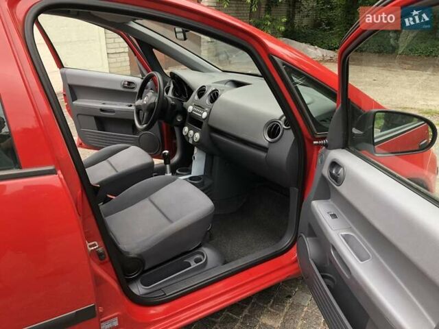 Червоний Міцубісі Кольт, об'ємом двигуна 1.12 л та пробігом 210 тис. км за 3300 $, фото 6 на Automoto.ua