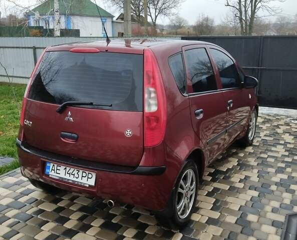 Красный Мицубиси Кольт, объемом двигателя 1.33 л и пробегом 153 тыс. км за 4700 $, фото 4 на Automoto.ua