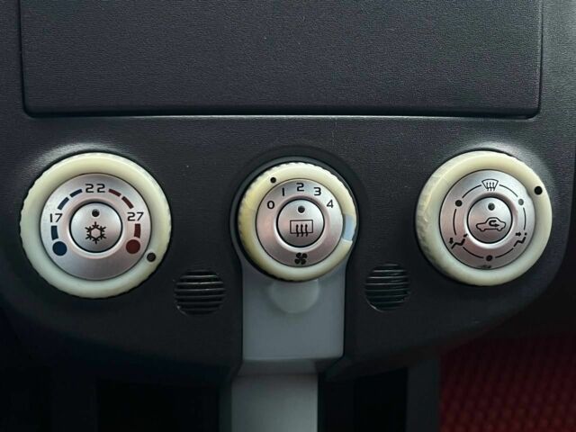 Мицубиси Кольт 2006 в Кривом Роге на Automoto.ua Красный Мицубиси Кольт, объемом двигателя 1.3 л и пробегом 165 тыс. км за 5200 $, фото 14 на Automoto.ua
