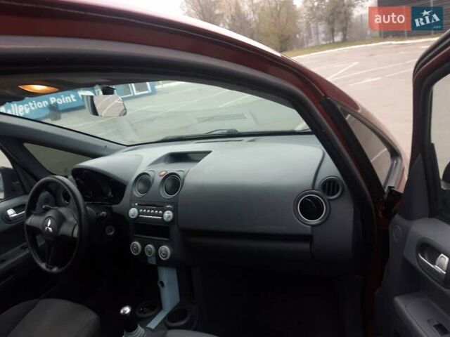 Червоний Міцубісі Кольт, об'ємом двигуна 1.33 л та пробігом 301 тис. км за 3499 $, фото 4 на Automoto.ua
