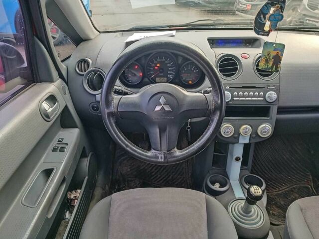 Красный Мицубиси Кольт, объемом двигателя 1.3 л и пробегом 184 тыс. км за 3940 $, фото 12 на Automoto.ua