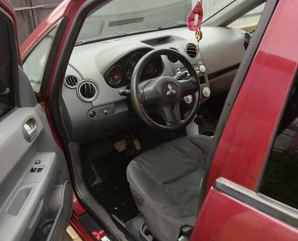 Красный Мицубиси Кольт, объемом двигателя 1.33 л и пробегом 153 тыс. км за 4700 $, фото 2 на Automoto.ua