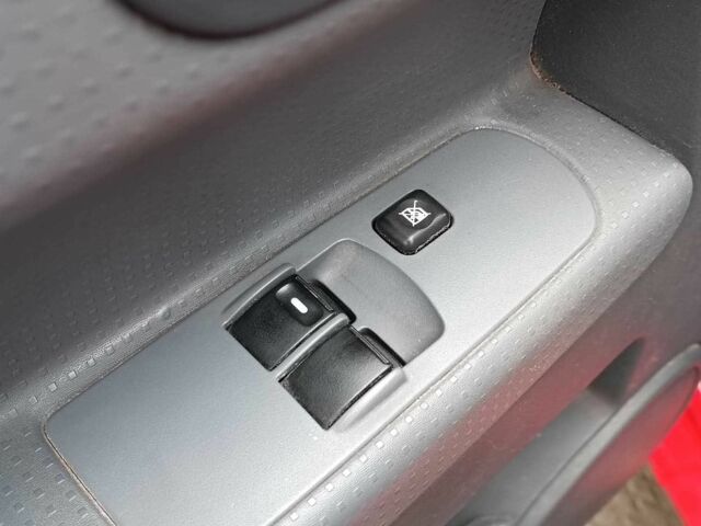 Красный Мицубиси Кольт, объемом двигателя 1.3 л и пробегом 184 тыс. км за 3940 $, фото 18 на Automoto.ua