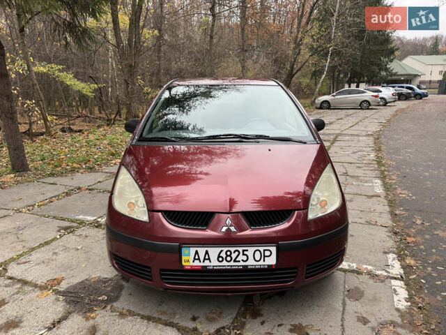 Червоний Міцубісі Кольт, об'ємом двигуна 1.33 л та пробігом 156 тис. км за 3800 $, фото 9 на Automoto.ua