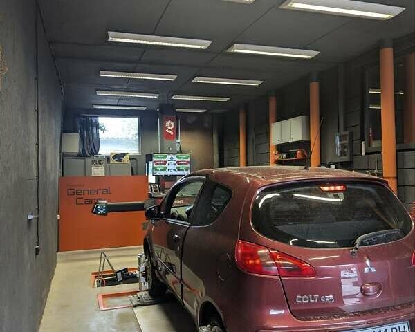 Червоний Міцубісі Кольт, об'ємом двигуна 1.33 л та пробігом 132 тис. км за 4100 $, фото 2 на Automoto.ua