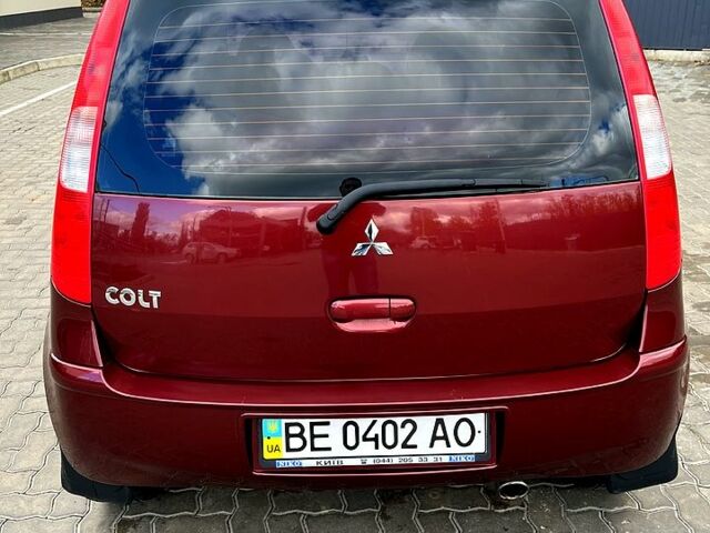 Червоний Міцубісі Кольт, об'ємом двигуна 1.5 л та пробігом 140 тис. км за 4500 $, фото 4 на Automoto.ua