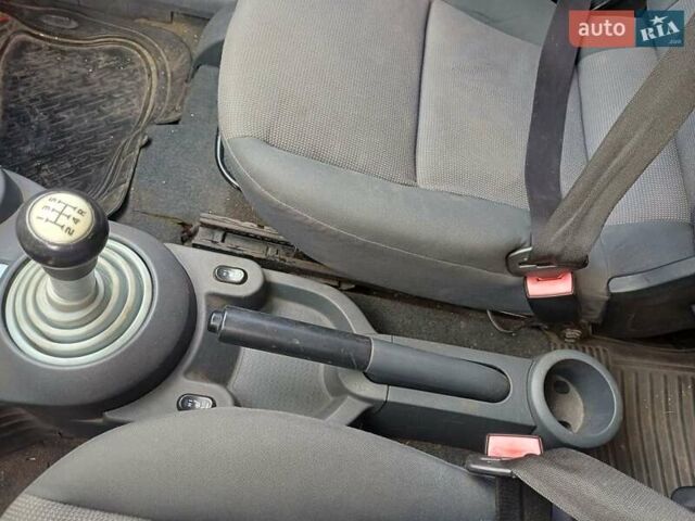Красный Мицубиси Кольт, объемом двигателя 1.33 л и пробегом 183 тыс. км за 4150 $, фото 24 на Automoto.ua
