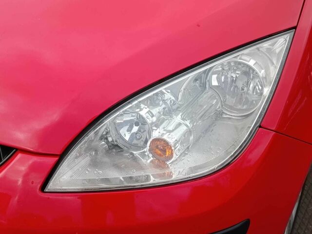 Красный Мицубиси Кольт, объемом двигателя 1.3 л и пробегом 184 тыс. км за 3940 $, фото 3 на Automoto.ua