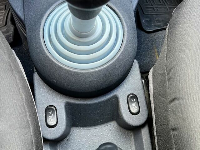 Червоний Міцубісі Кольт, об'ємом двигуна 1.5 л та пробігом 140 тис. км за 4500 $, фото 10 на Automoto.ua