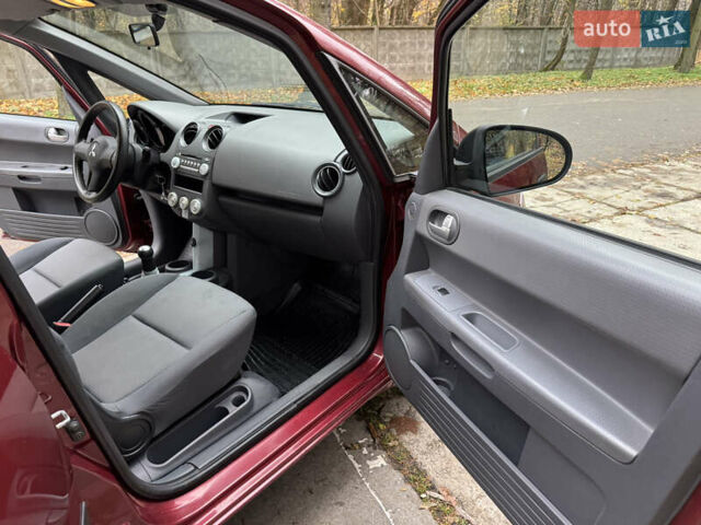 Червоний Міцубісі Кольт, об'ємом двигуна 1.33 л та пробігом 156 тис. км за 3800 $, фото 16 на Automoto.ua