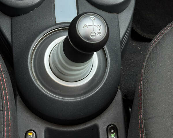 Красный Мицубиси Кольт, объемом двигателя 1.33 л и пробегом 167 тыс. км за 3900 $, фото 7 на Automoto.ua